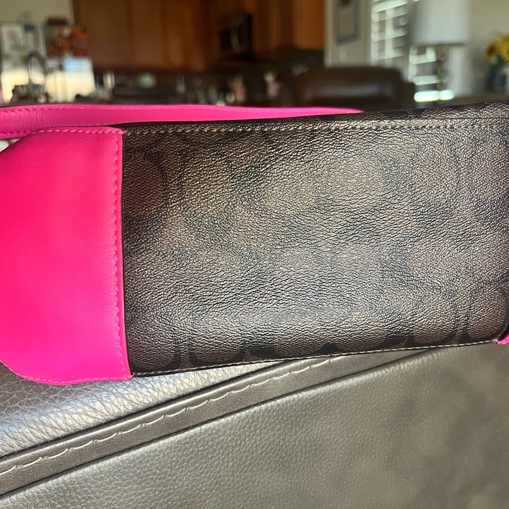Coach Brown Signature Tote with Hot Pink Trim and Tag - Picture 4 of 8